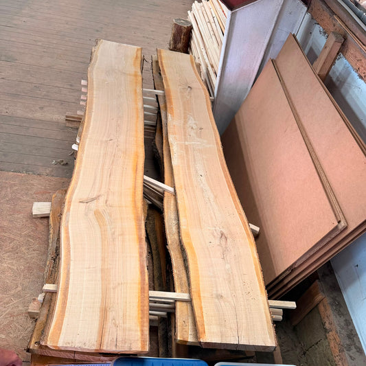 Kirsebærplanker – 240 × 30–40 × 5 cm